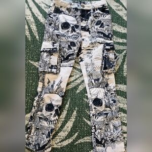 Black/cream Skull Cargo Pants